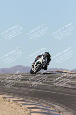 media/Dec-07-2025-CVMA (Sun) [[3e7d2de5dc]]/Race 7-Formula Lightweight Twins Shootout/